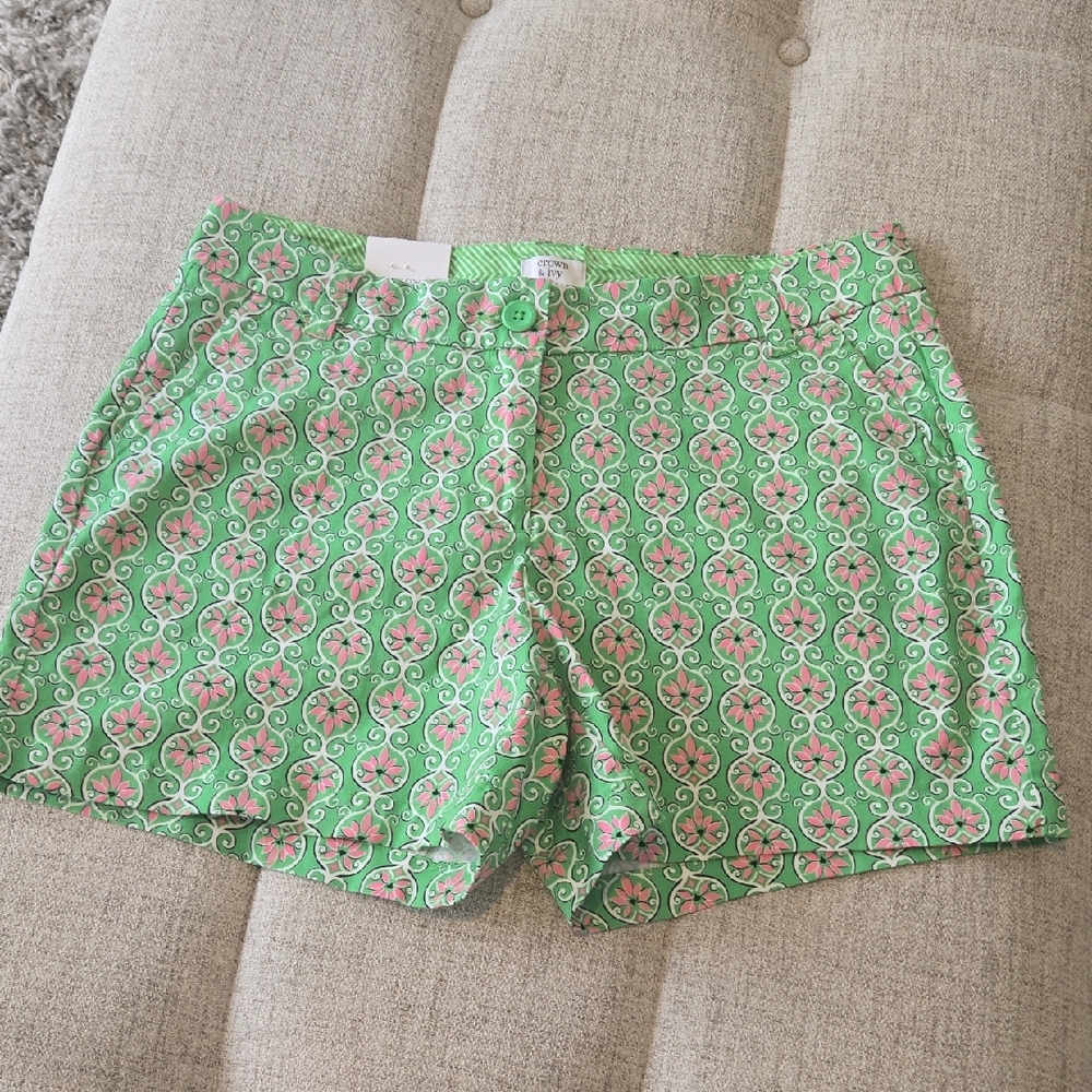 NWT crown & ivy Caroline Green and Pink Floral Shorts